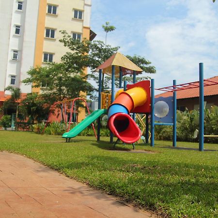 Suria Service Apartment-Hotel Bukit Merah Exterior foto