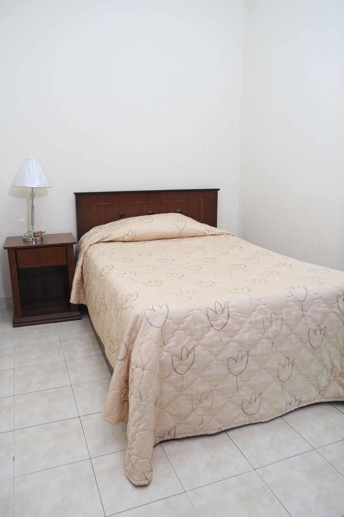 Suria Service Apartment-Hotel Bukit Merah Exterior foto